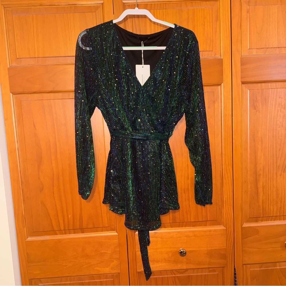 Sparkling Black and Green Long Sleeve Top